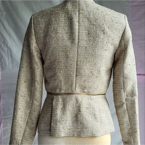Magaschoni Beige Tweed Full or Crop Blazer, White Trim Size Small - Picture 9 of 15